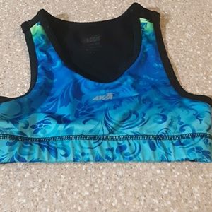 Im selling a sports bra